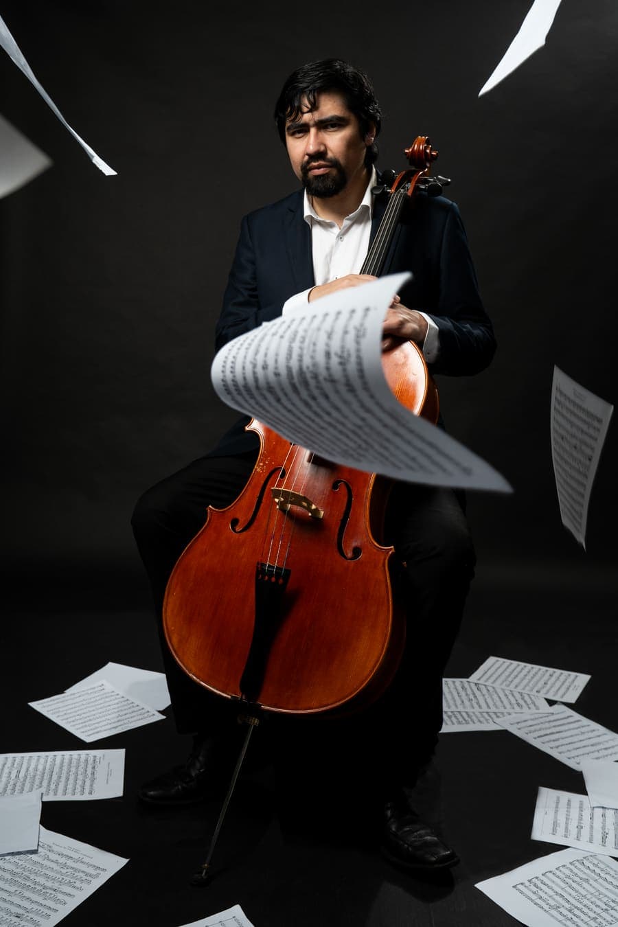 Luis, violonchelo